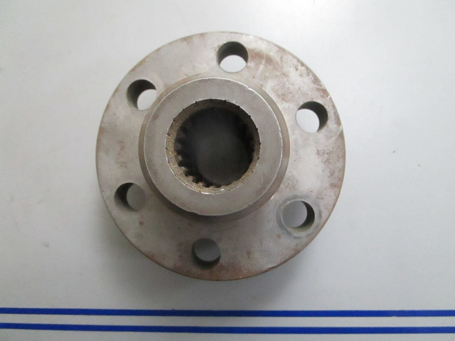 *NEW OEM* 0820 OMC Johnson Evinrude Hub & Plug Ay 981948 0981948