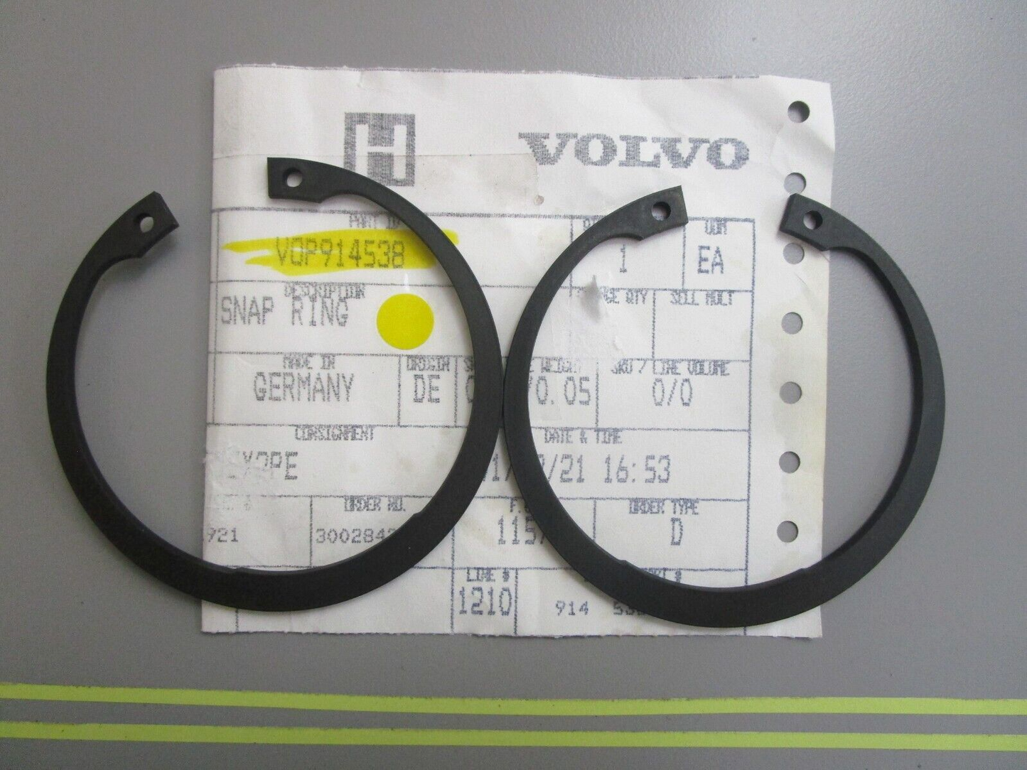 *NEW OEM* (LOT OF 2) 0810 Volvo Penta Snap Ring 914538