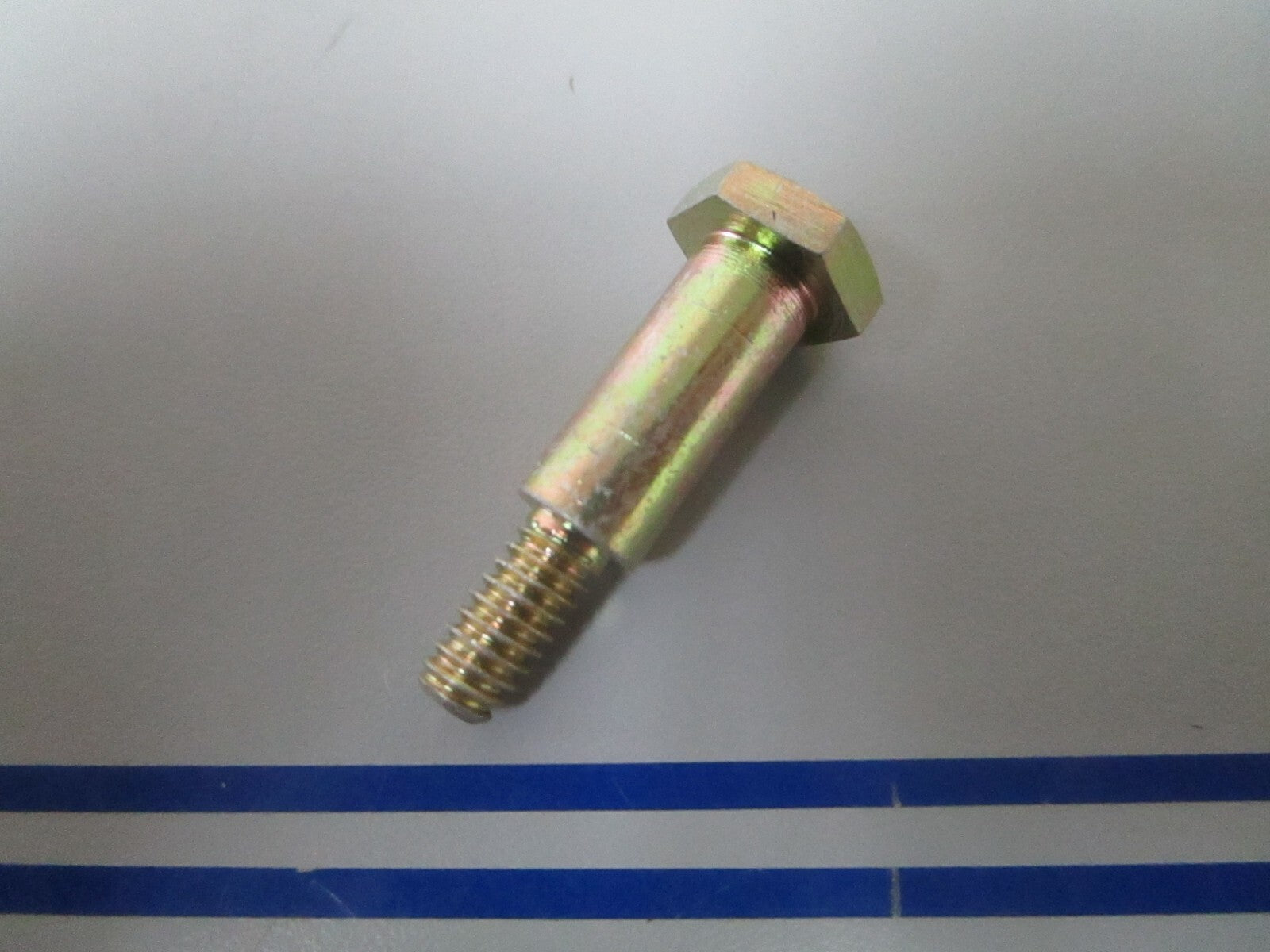 *NEW OEM* 0810 OMC Johnson Evinrude Screw 319415 0319415