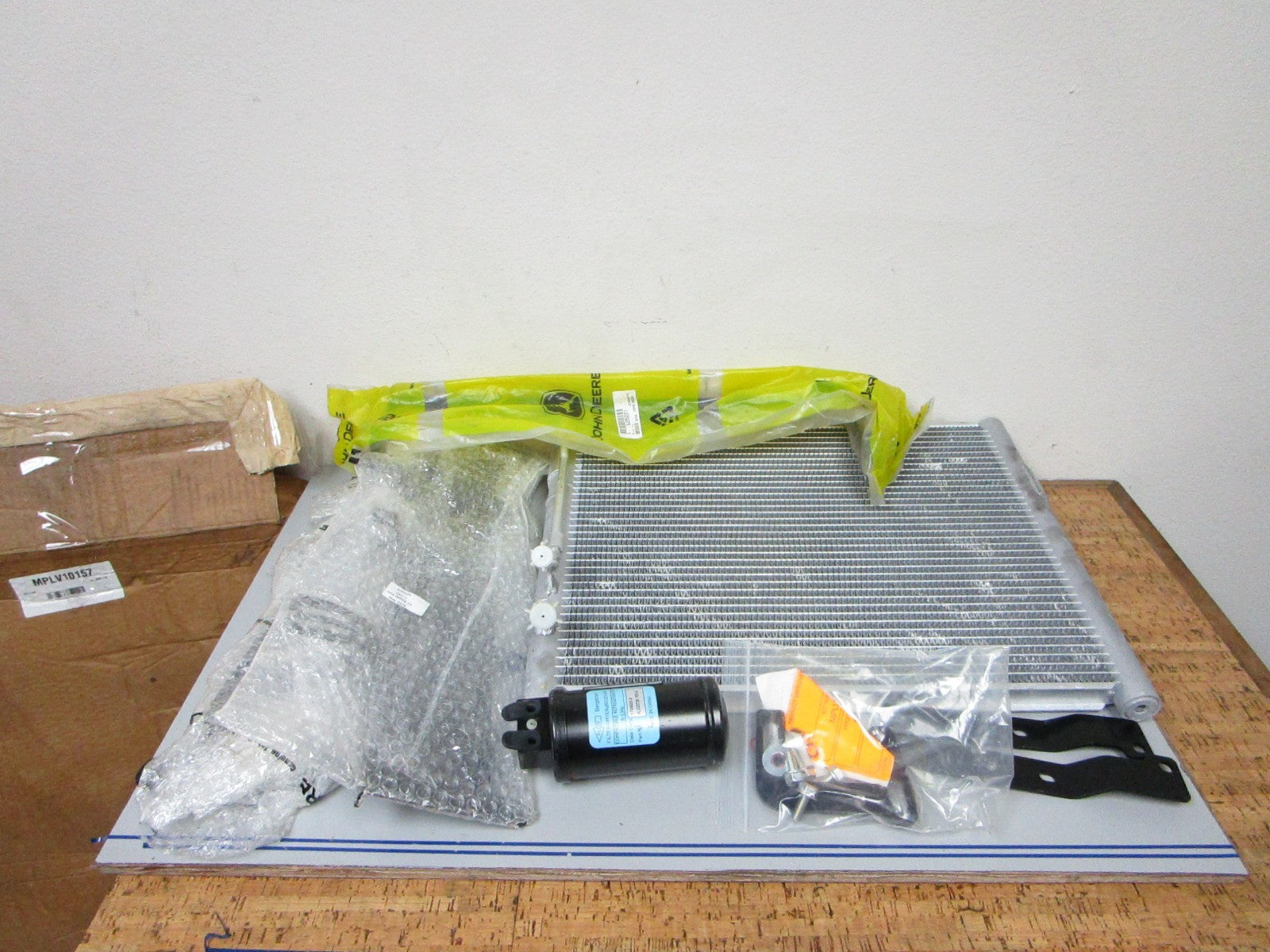 *NEW OEM* 0720 John Deere Air Conditioning Condenser Kit MPLV10157