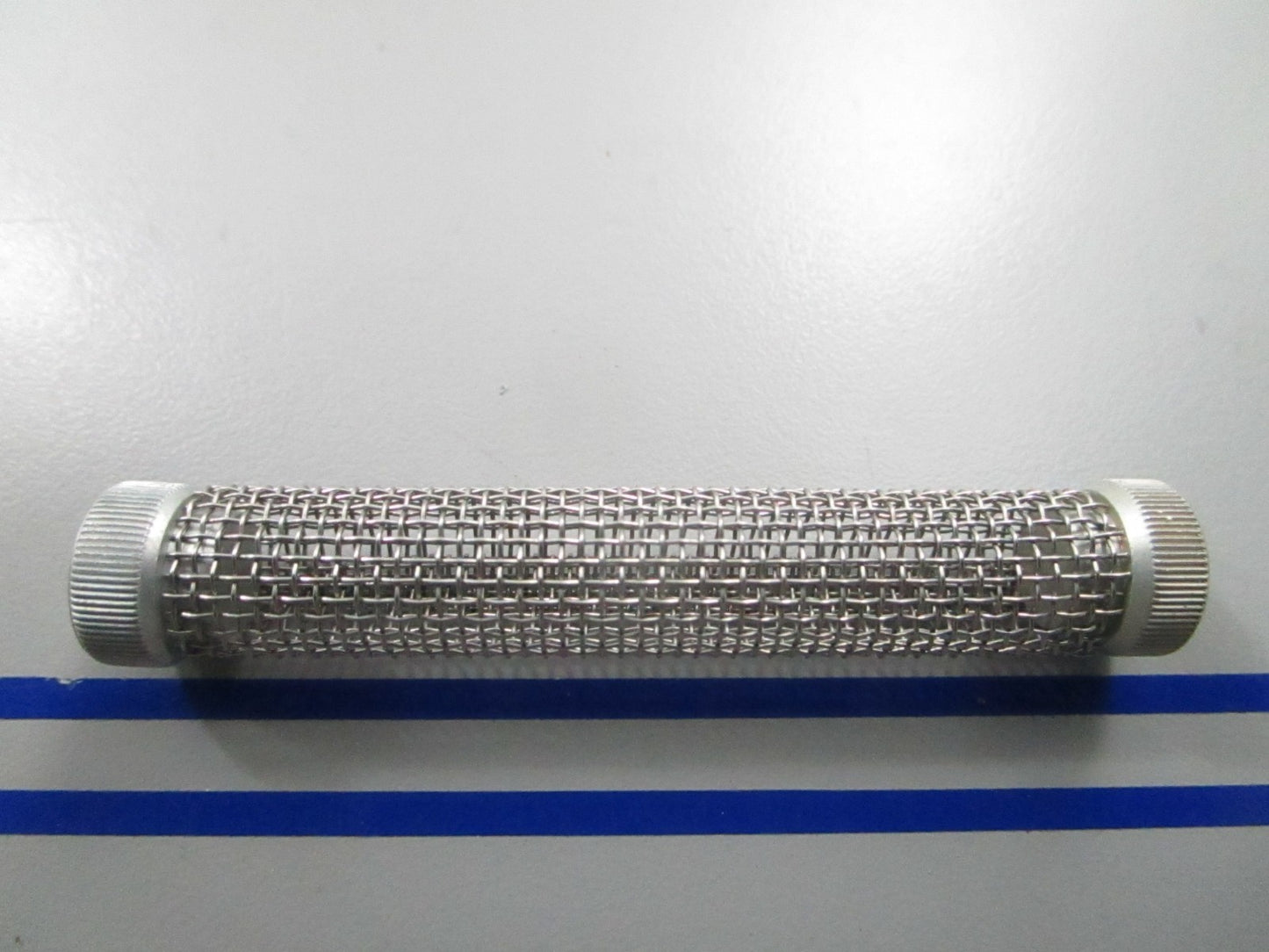 *NEW OEM* 0810 OMC Johnson Evinrude Screen w/ 2 Plugs 396200 0396200