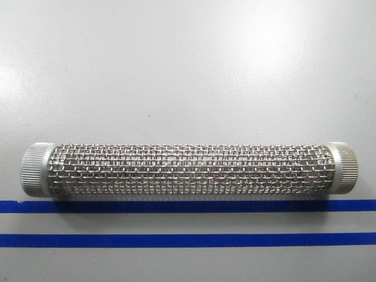 *NEW OEM* 0810 OMC Johnson Evinrude Screen w/ 2 Plugs 396200 0396200