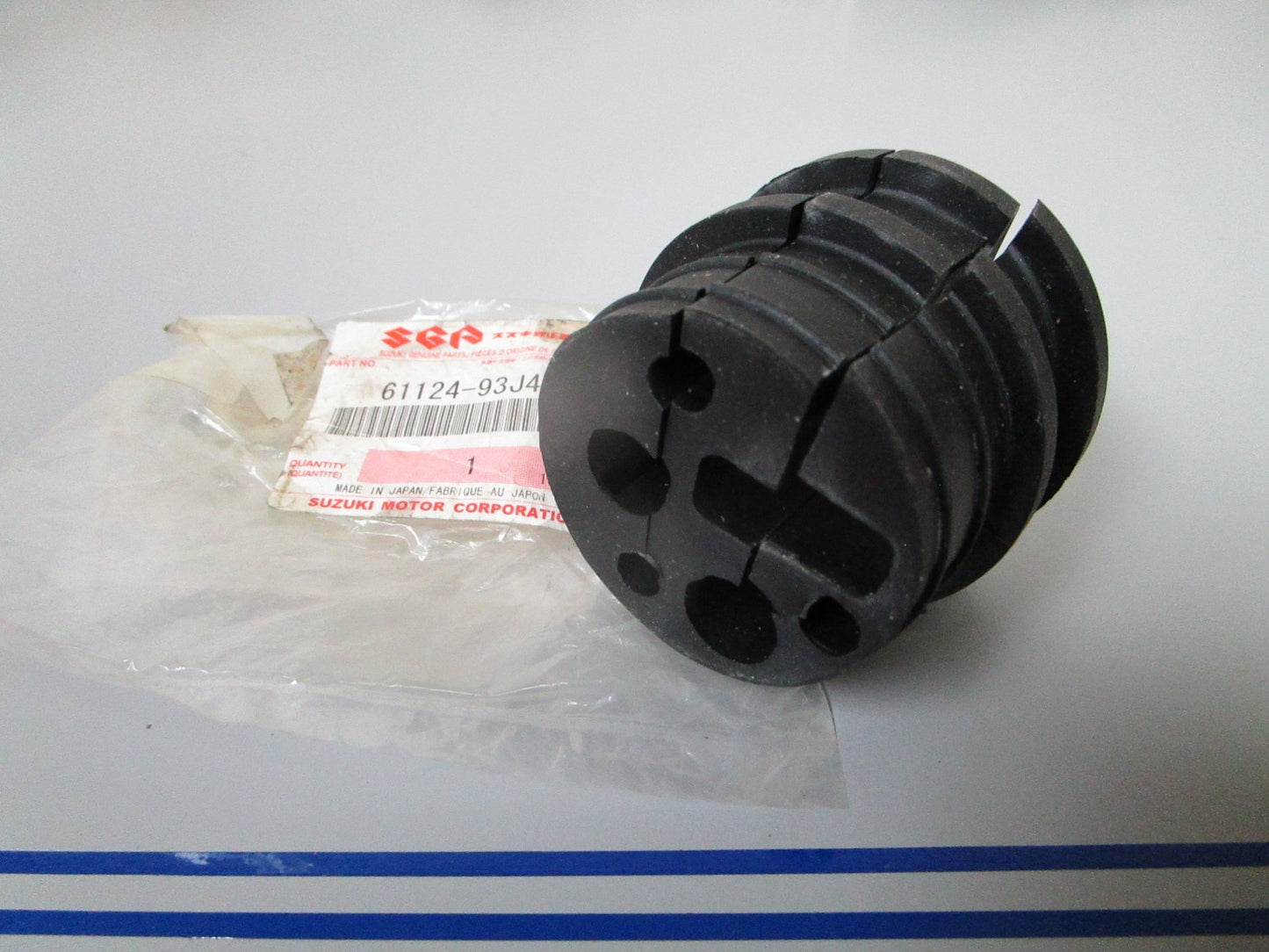 NEW OEM 61124-93J40 Suzuki Remocon Cable Grommet 0720