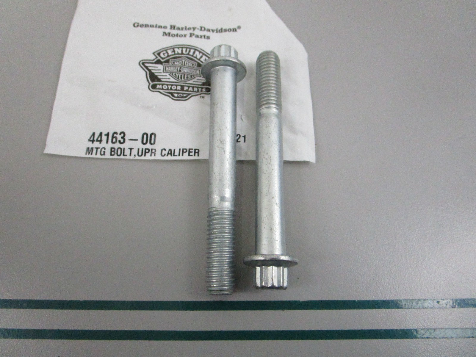 NEW OEM (LOT OF 2) 44163-00 Harley Davidson Upper Mounting Bolt 0810