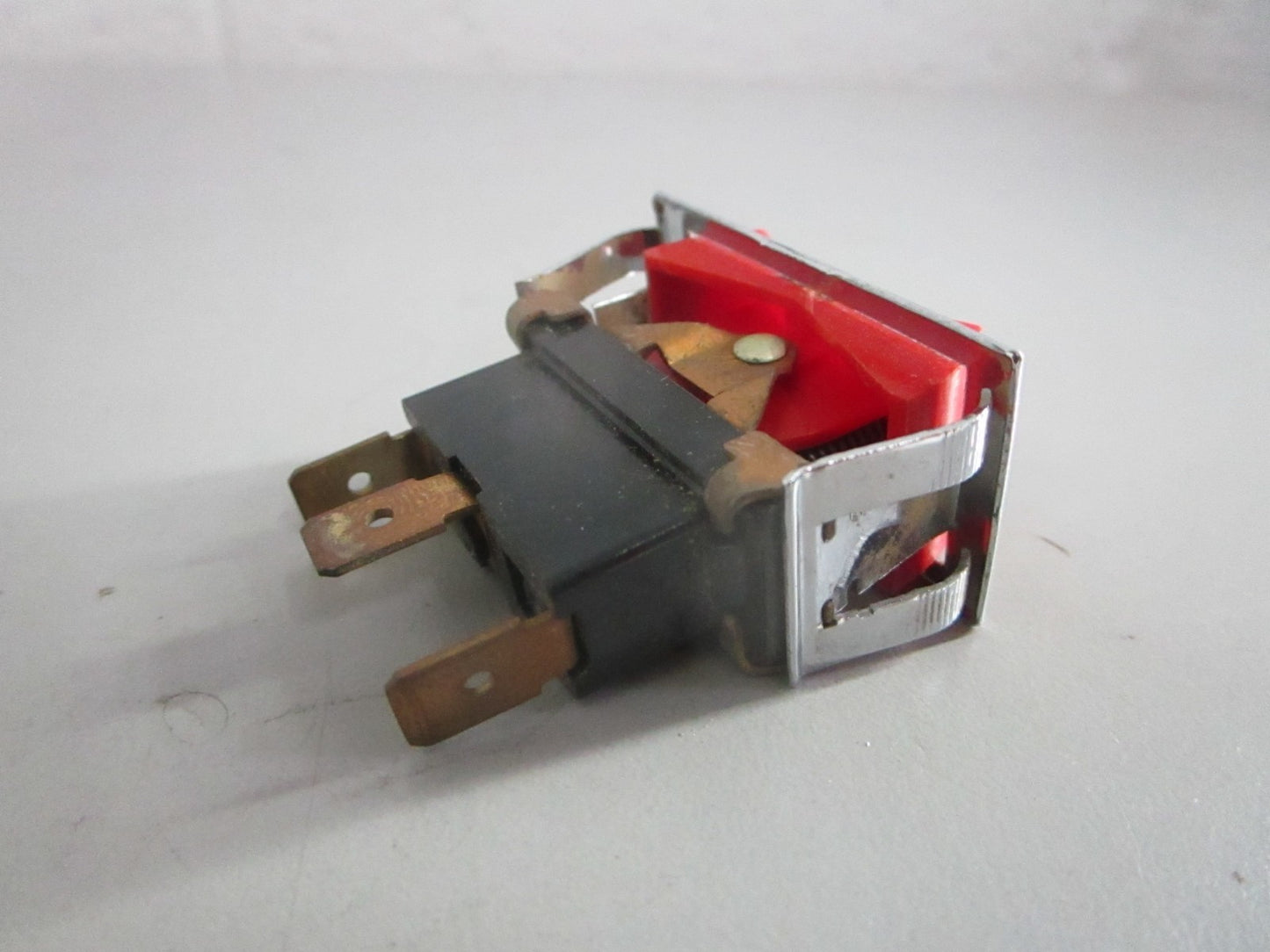 NEW OEM 977746 0977746 OMC Johnson Evinrude Switch 0820