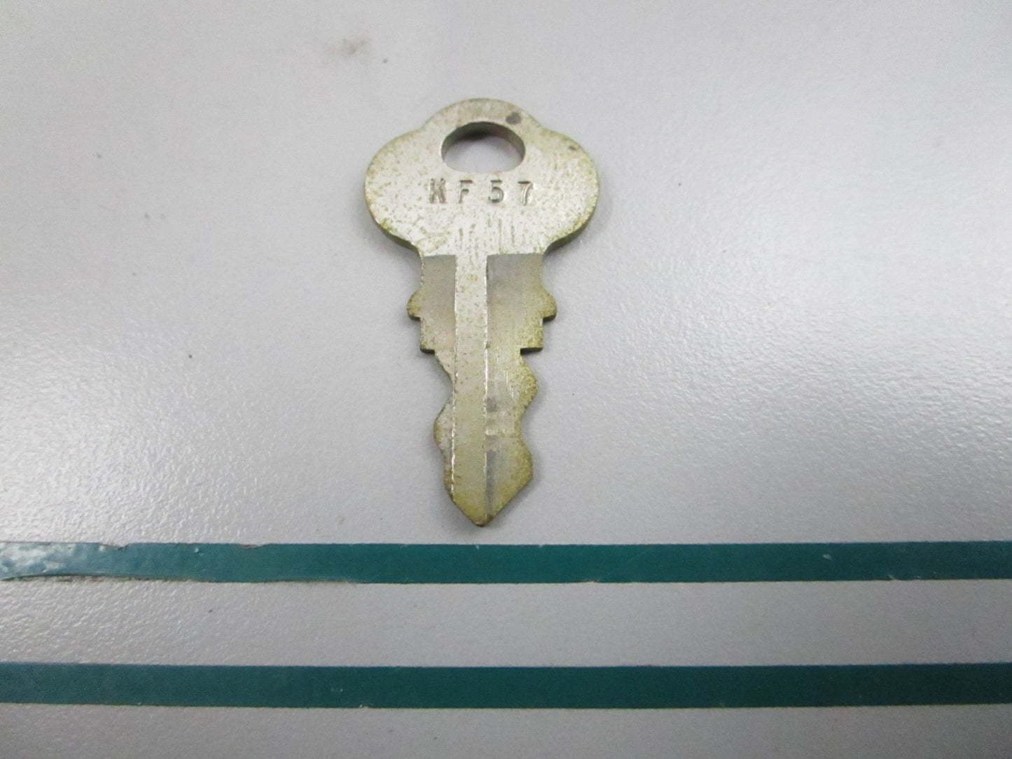 NEW OEM 501572 0501572 OMC Johnson Evinrude KF57 Ignition Key 0810