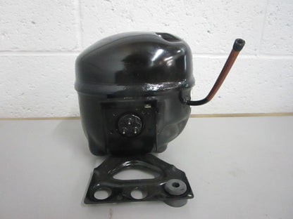 *NEW OEM* 0820 Electrolux Compressor Assy 5304529284