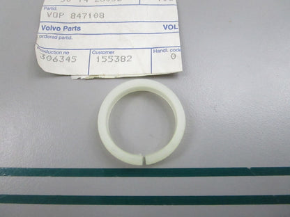 NEW OEM 847108 Volvo Penta Retainer Ring 0810