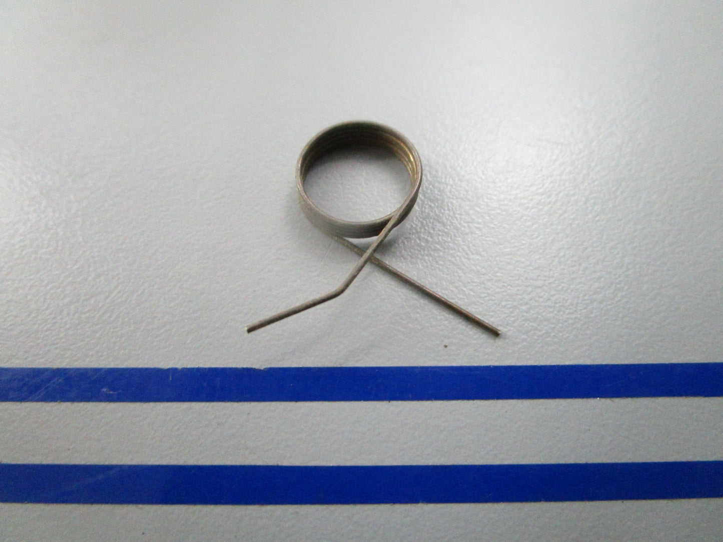 NEW OEM 309699 0309699 OMC Johnson Evinrude Choke Return Spring 0810