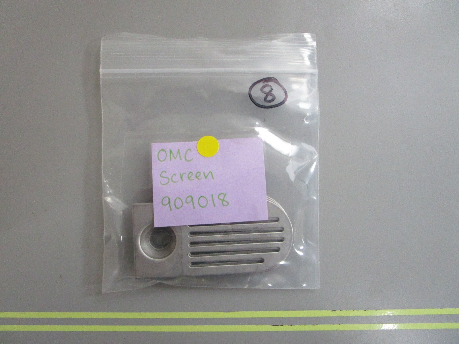 *NEW OEM* 0810 OMC Johnson Evinrude Screen 909018 0909018