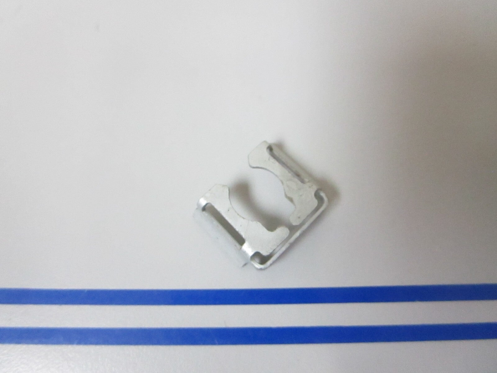 *NEW OEM* 0810 Volvo Penta Fuel Injector Retainer 3858970