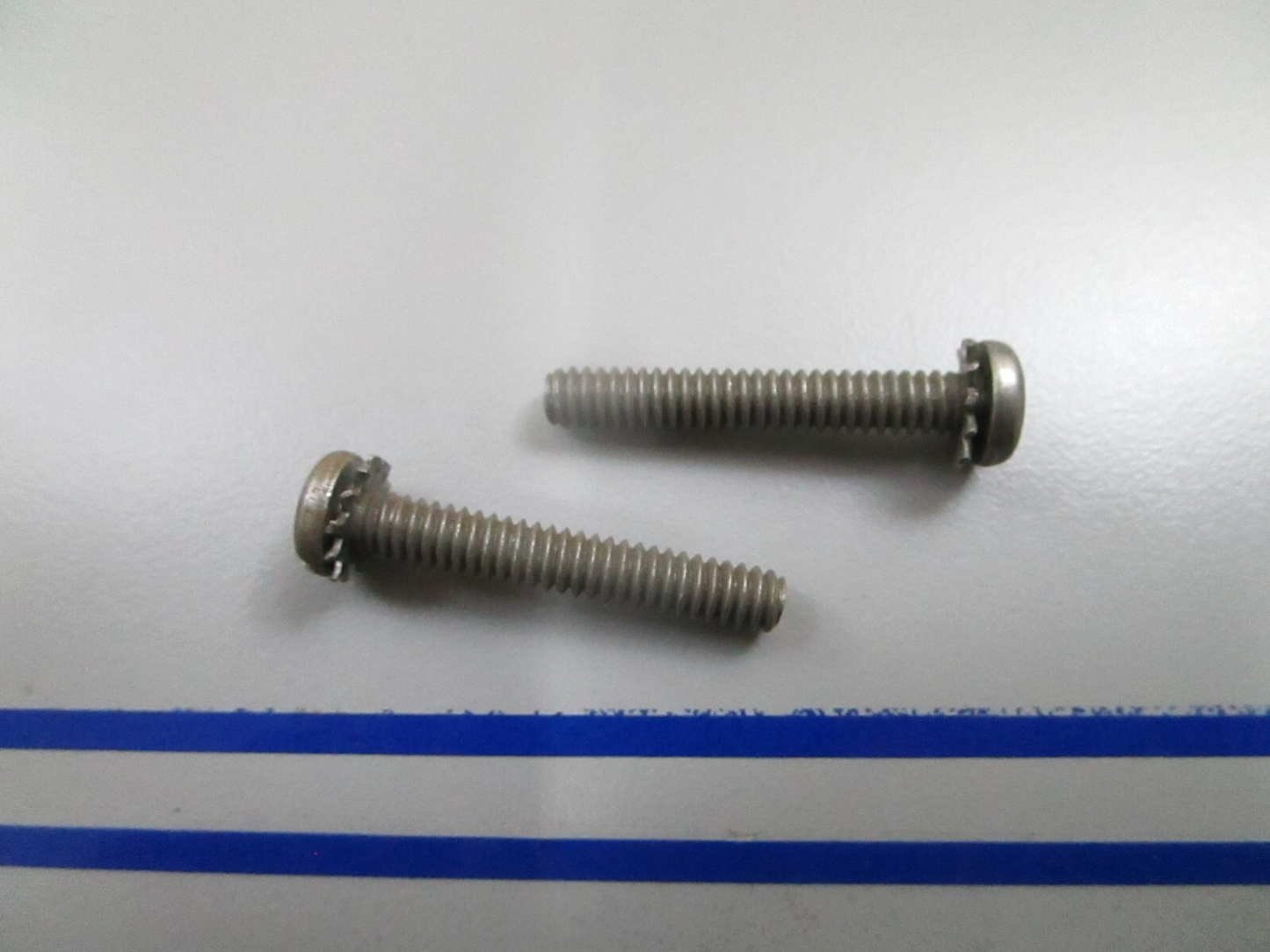 *NEW OEM* (LOT OF 2) 0810 OMC Johnson Evinrude Idle Stop Screw 308238 0308238