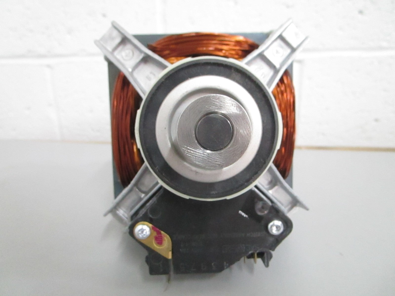 *NEW OEM* 0820 Electrolux Motor & Pulley 131560100