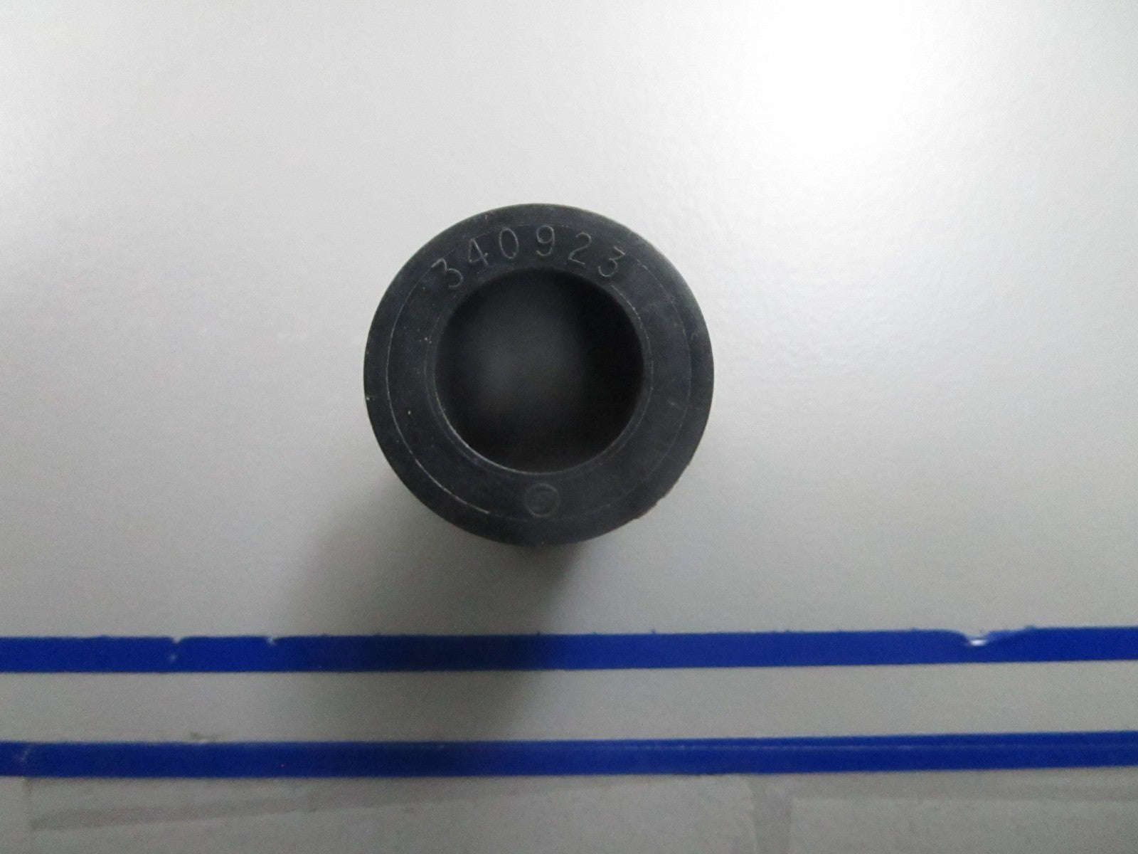 *NEW OEM* 0810 OMC Johnson Evinrude Bushing 340923 0340923