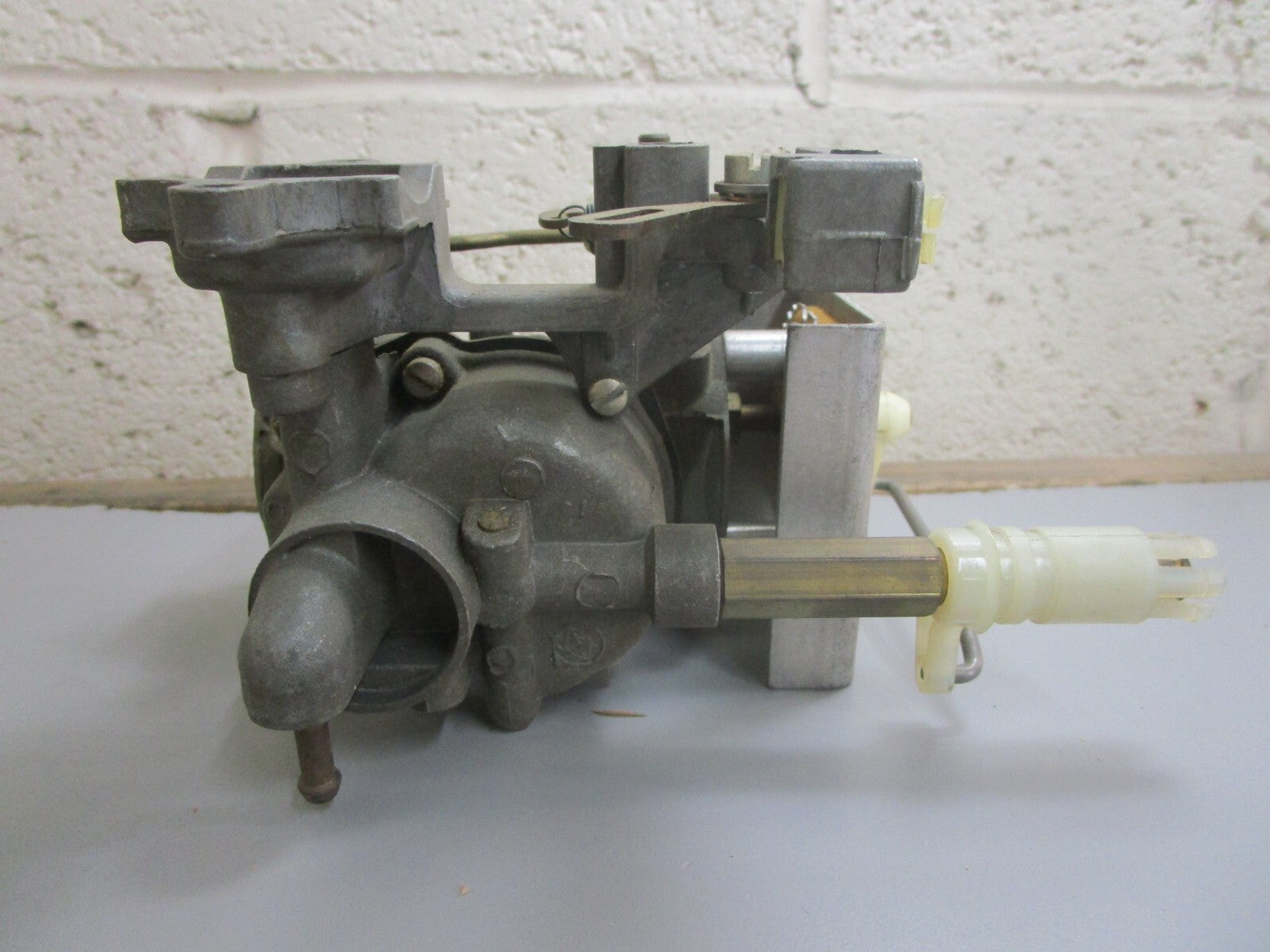 *NEW OEM* 0820 OMC Johnson Evinrude Carburetor 381718 0381718