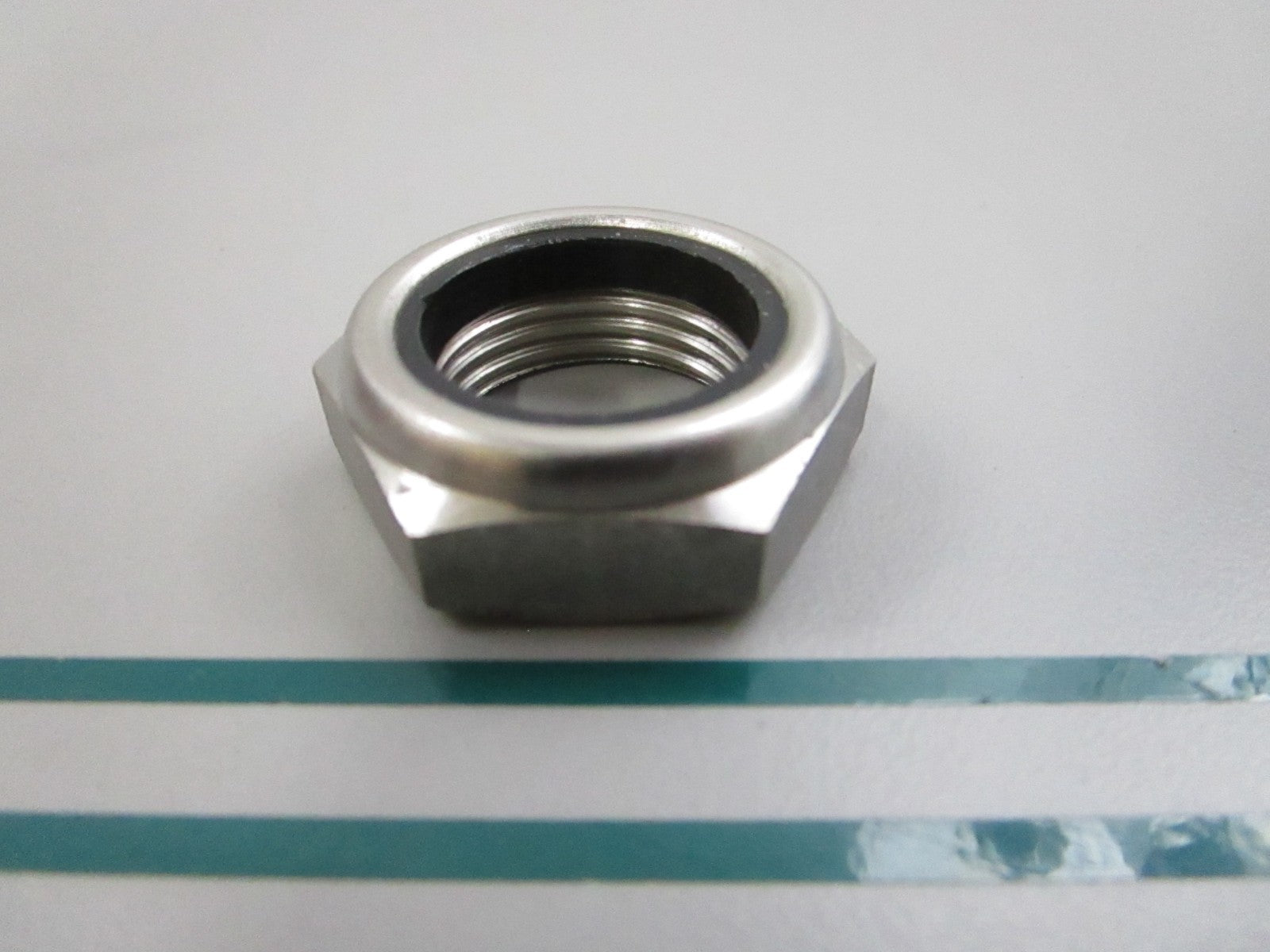 NEW OEM 90185-22M11 Yamaha Self Locking Nut 0810