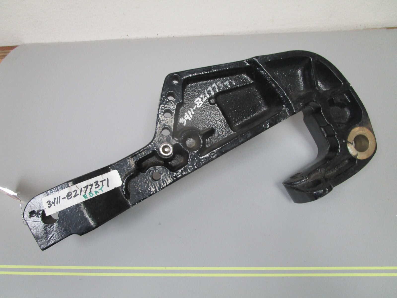 *NEW OEM* 0720 Mercury Quicksilver 25 30 40 Port Clamp Bracket 821773T1