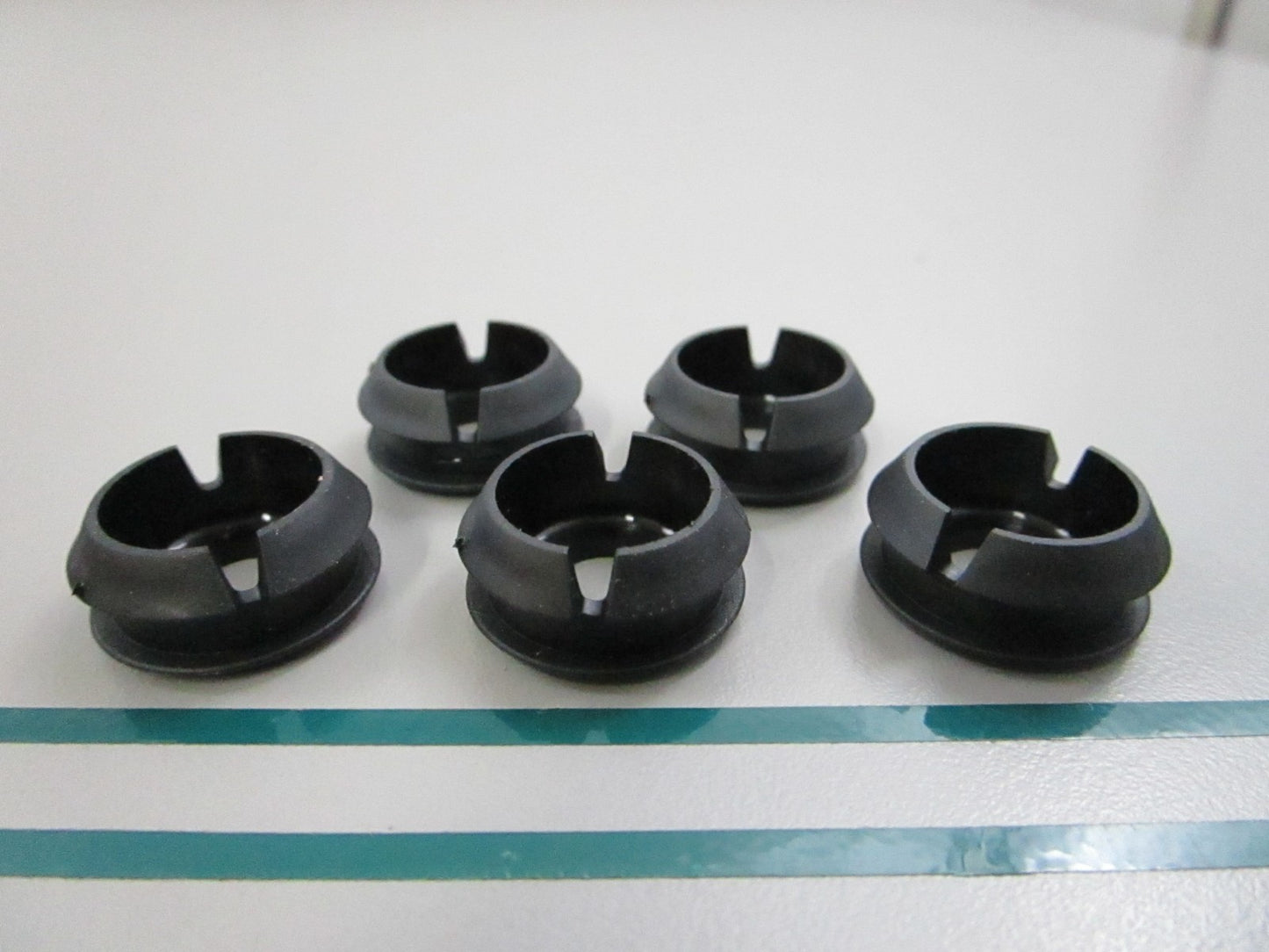 NEW OEM (LOT OF 5) 19-889725035 Mercury Quicksilver Plug 0810