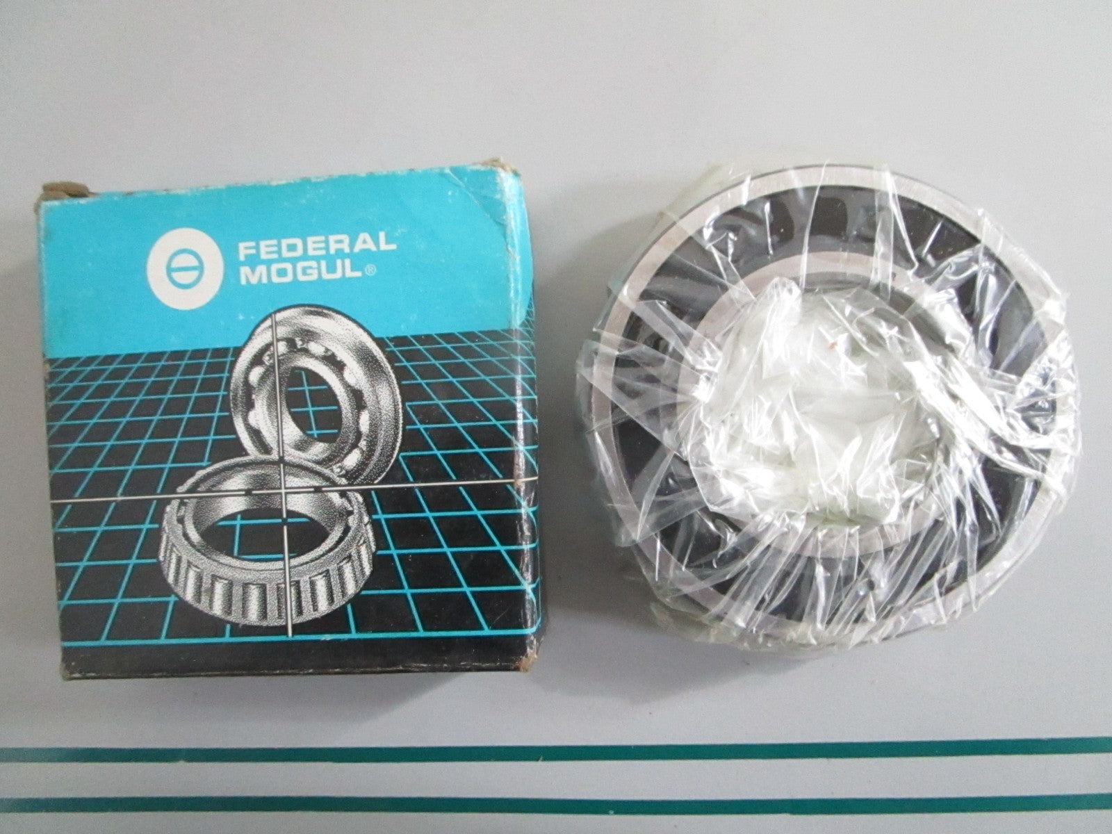 NEW OEM S-208-FF Federal Mogul Bearing 0820