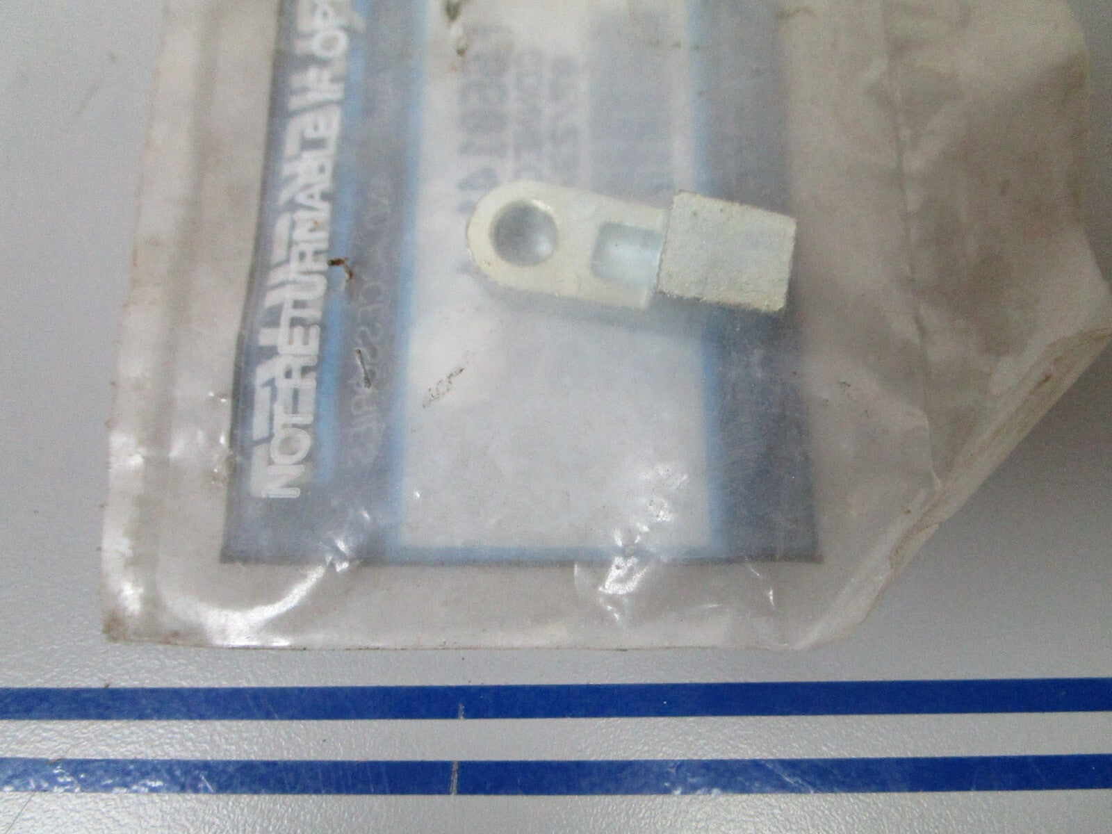 *NEW OEM* 0810 Mercury Quicksilver Connector F660141-1