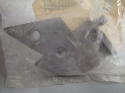 NEW OEM 6H4-48532-00-94 Yamaha Remote Control Bracket 0820