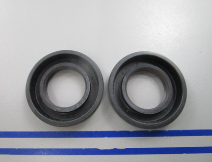 NEW OEM (LOT OF 2) 26-82243M Yamaha Mariner Seal 0810