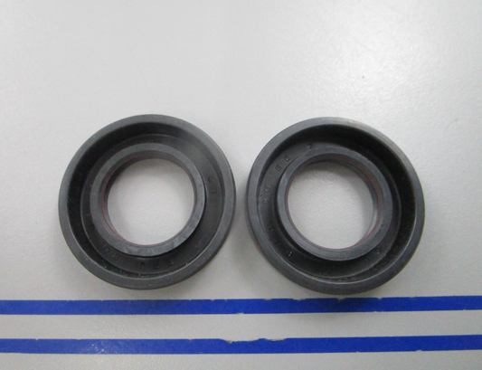 NEW OEM (LOT OF 2) 26-82243M Yamaha Mariner Seal 0810