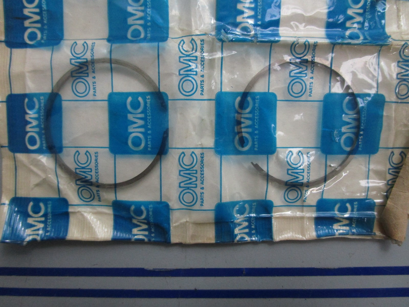 *NEW OEM* 0820 OMC Johnson Evinrude 2 Piston Ring Set 384312 0384312