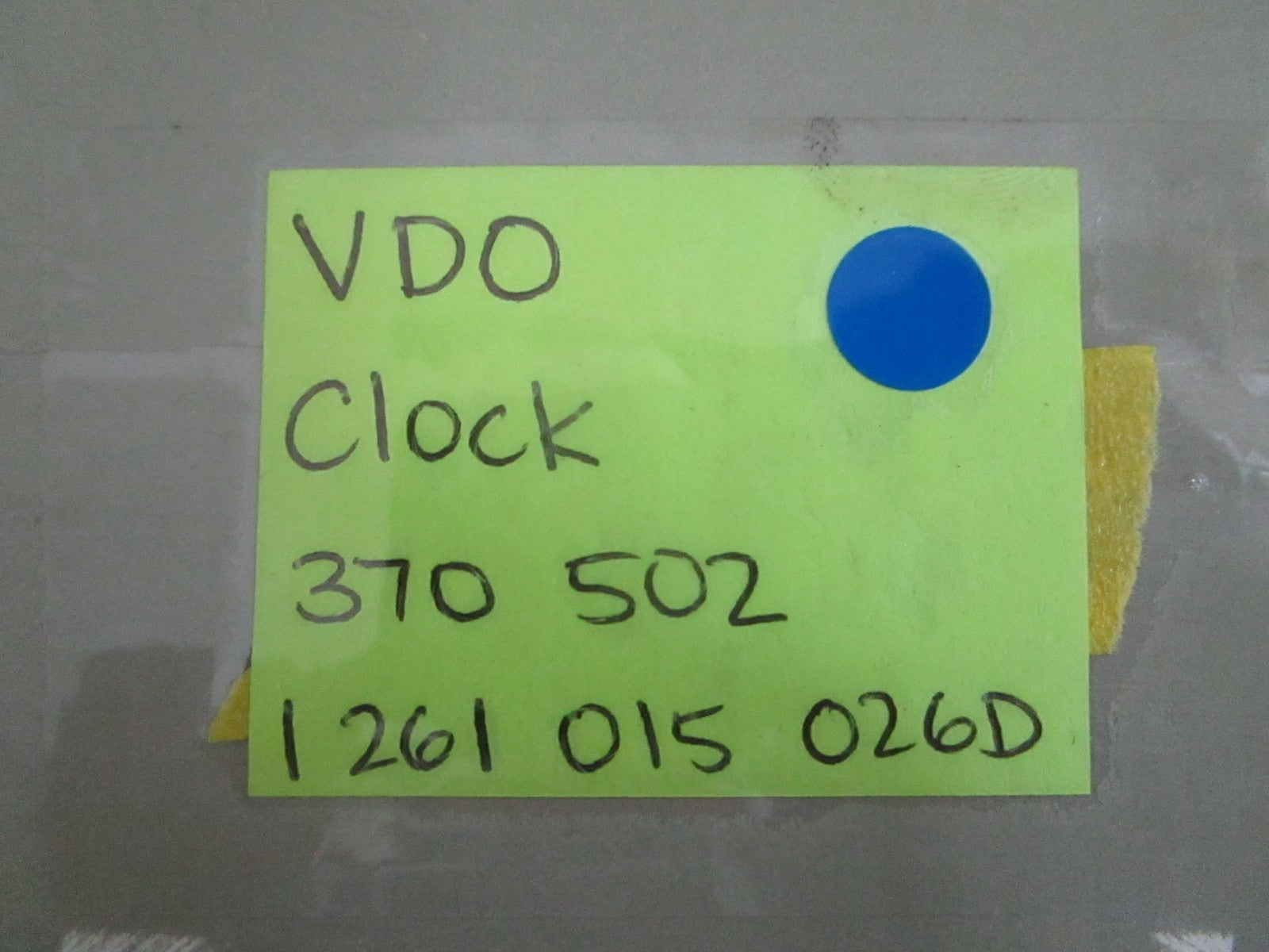 NEW OEM 1 261 015 026D 370-502 VDO Clock 0820