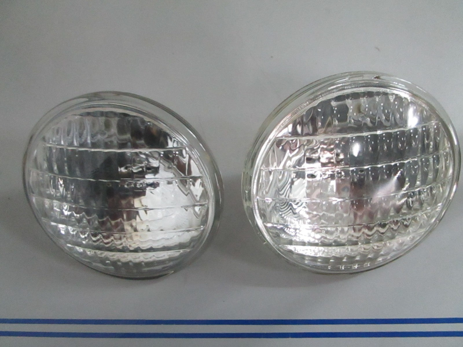 *NEW OEM* (LOT OF 2) 0820 EIKO 36V 60W Beam Bulb 4350
