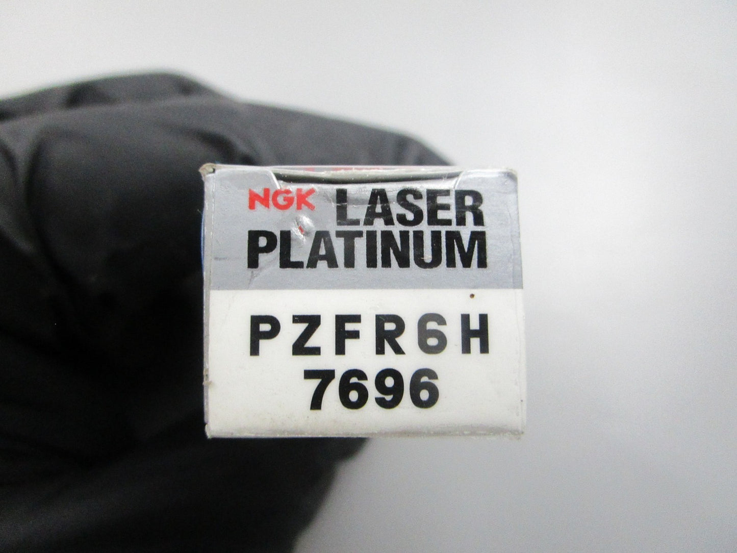 NEW PZFR6H NGK Laser Platinum Spark Plug 0810