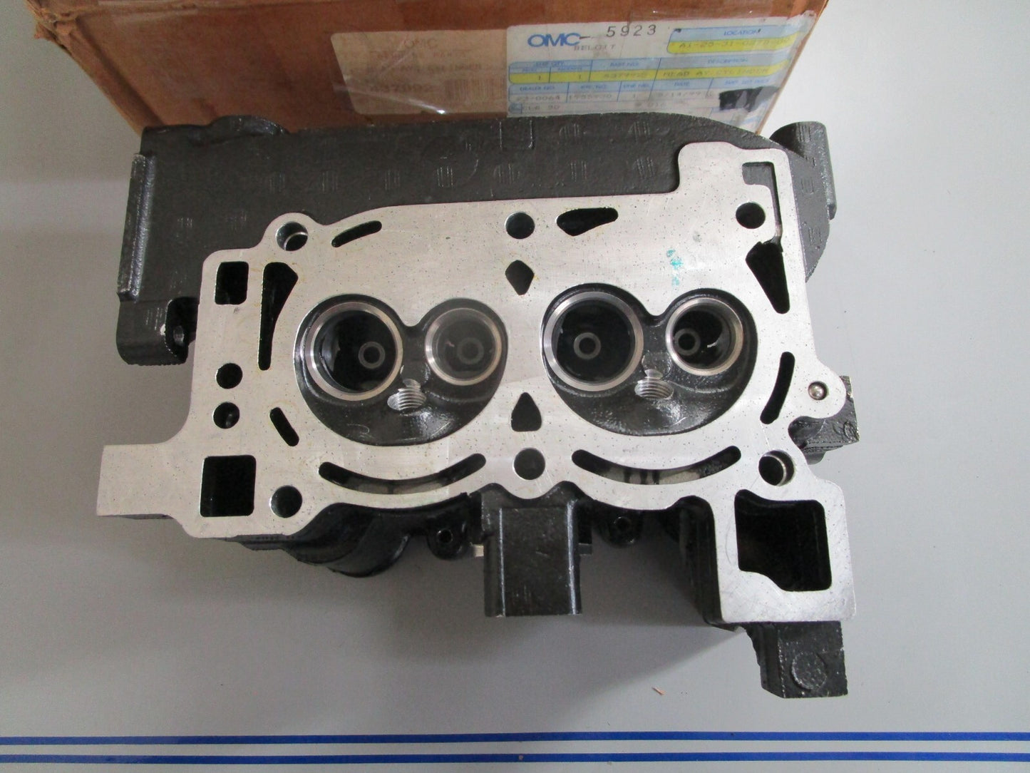 *NEW OEM* 0820 OMC Johnson Evinrude 9.9-15HP Cylinder Head Case 437992 0437992