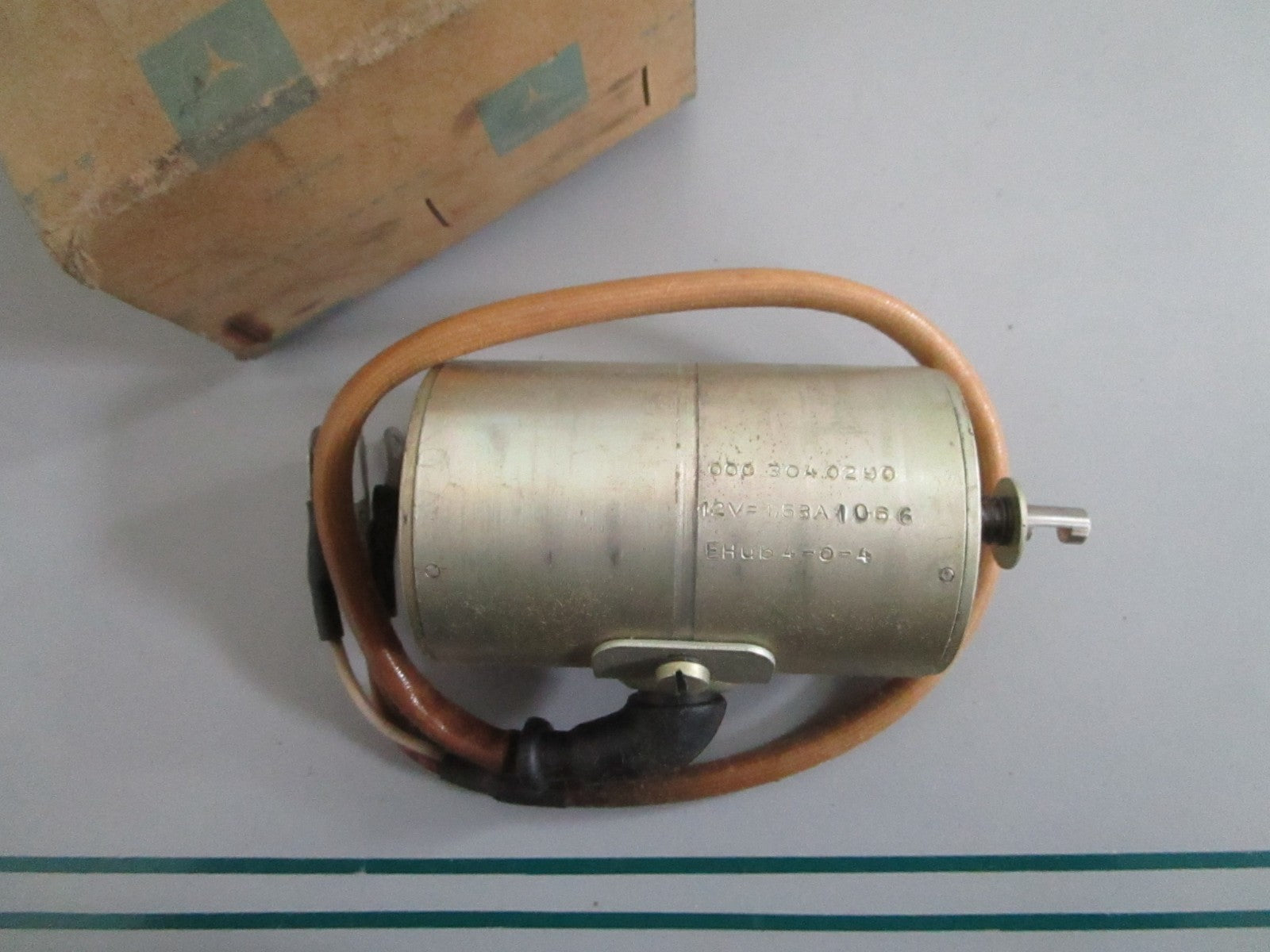 NEW OEM 0003040290 Mercedes-Benz Solenoid 0820