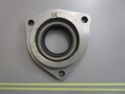 *NEW OEM* 0810 OMC Johnson Evinrude Retainer & Seal 980478 908066