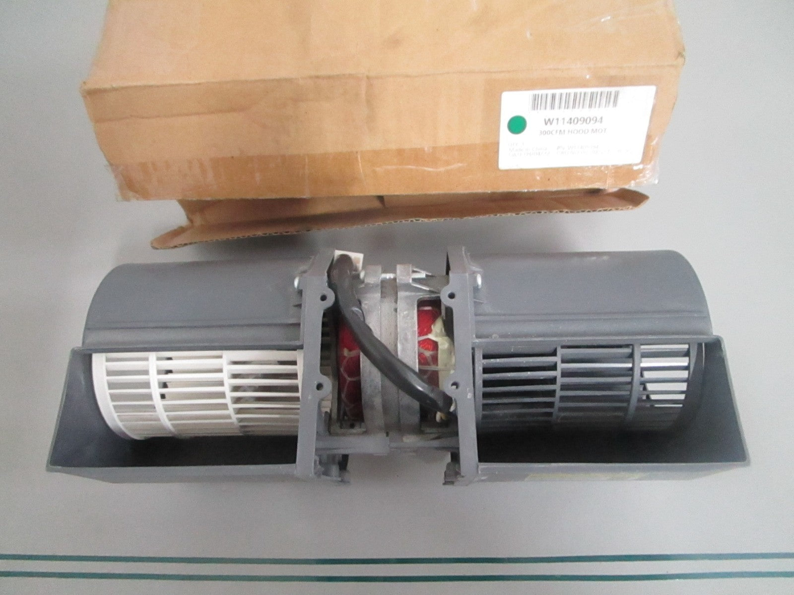 Whirlpool NEW OEM Microwave Hood Combo Vent Fan Motor W11409094 300 CFM NOS 0820