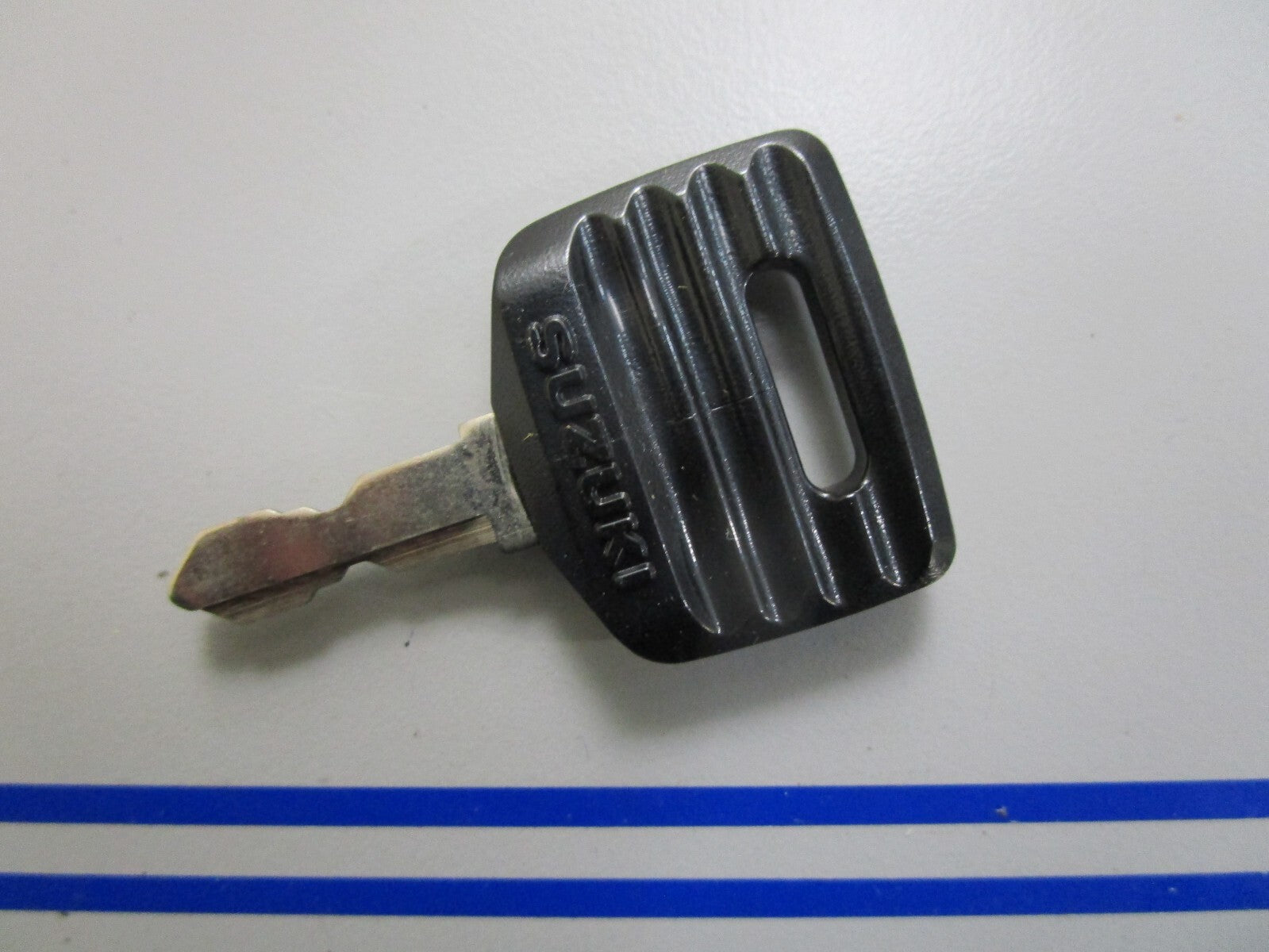 *NEW OEM* 0810 Suzuki Key (14) 37141-92E30