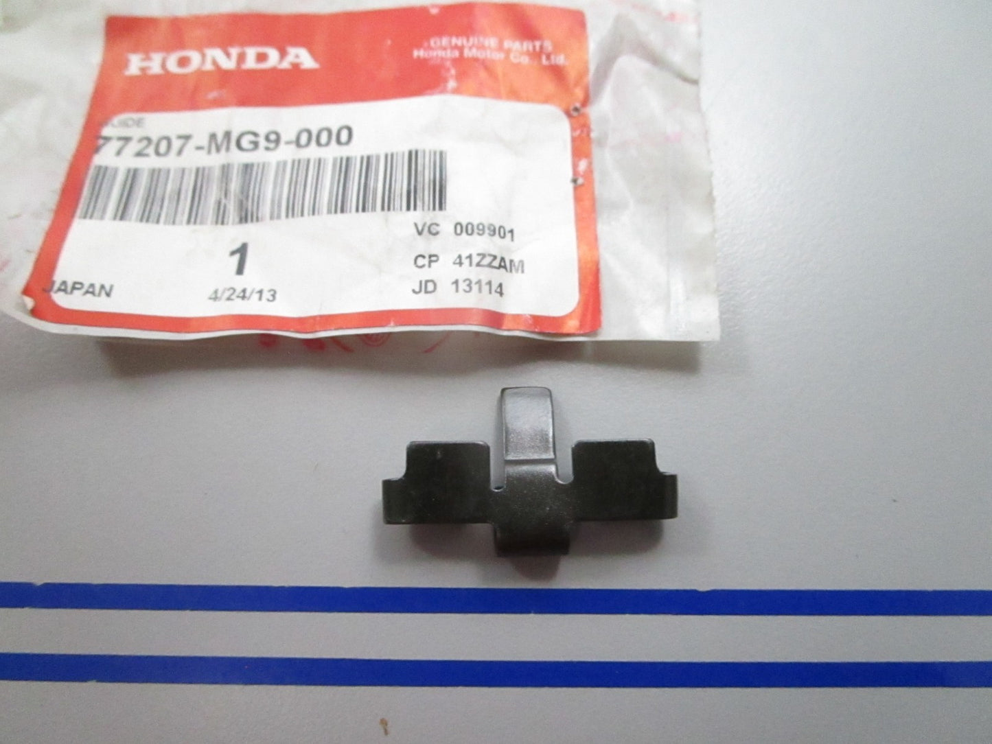 NEW OEM 77207-MG9-000 Honda Guide 0810