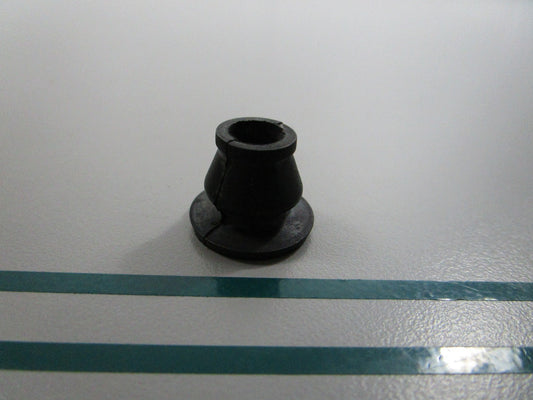 NEW OEM 311439 0311439 OMC Johnson Evinrude Grommet 0810