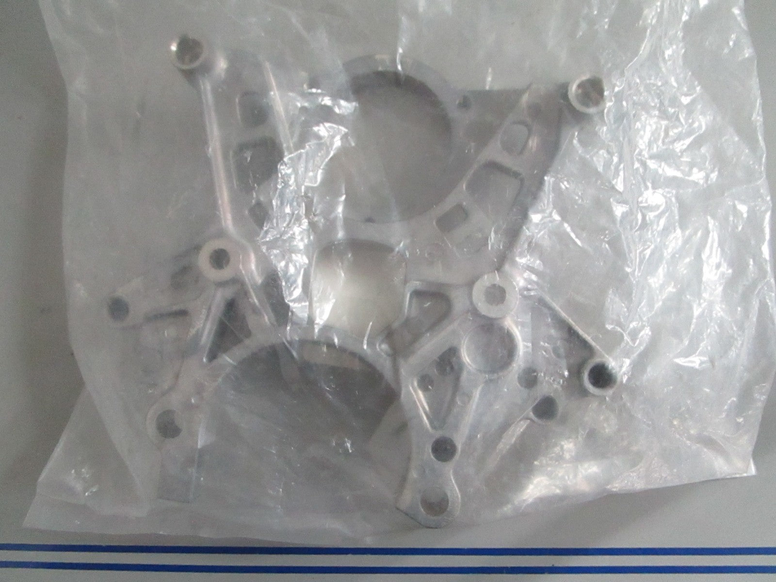 *NEW OEM* 0820 Suzuki Stator Base 12625-89L00
