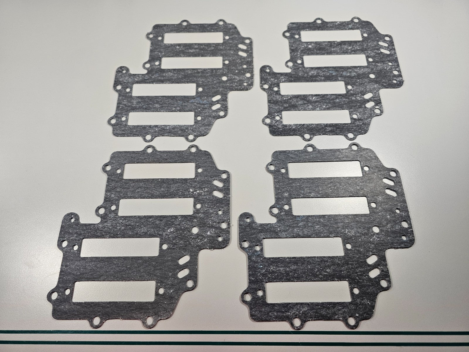 NEW OEM (LOT OF 4) 307131 0307131 OMC Johnson Evinrude Gasket 0810