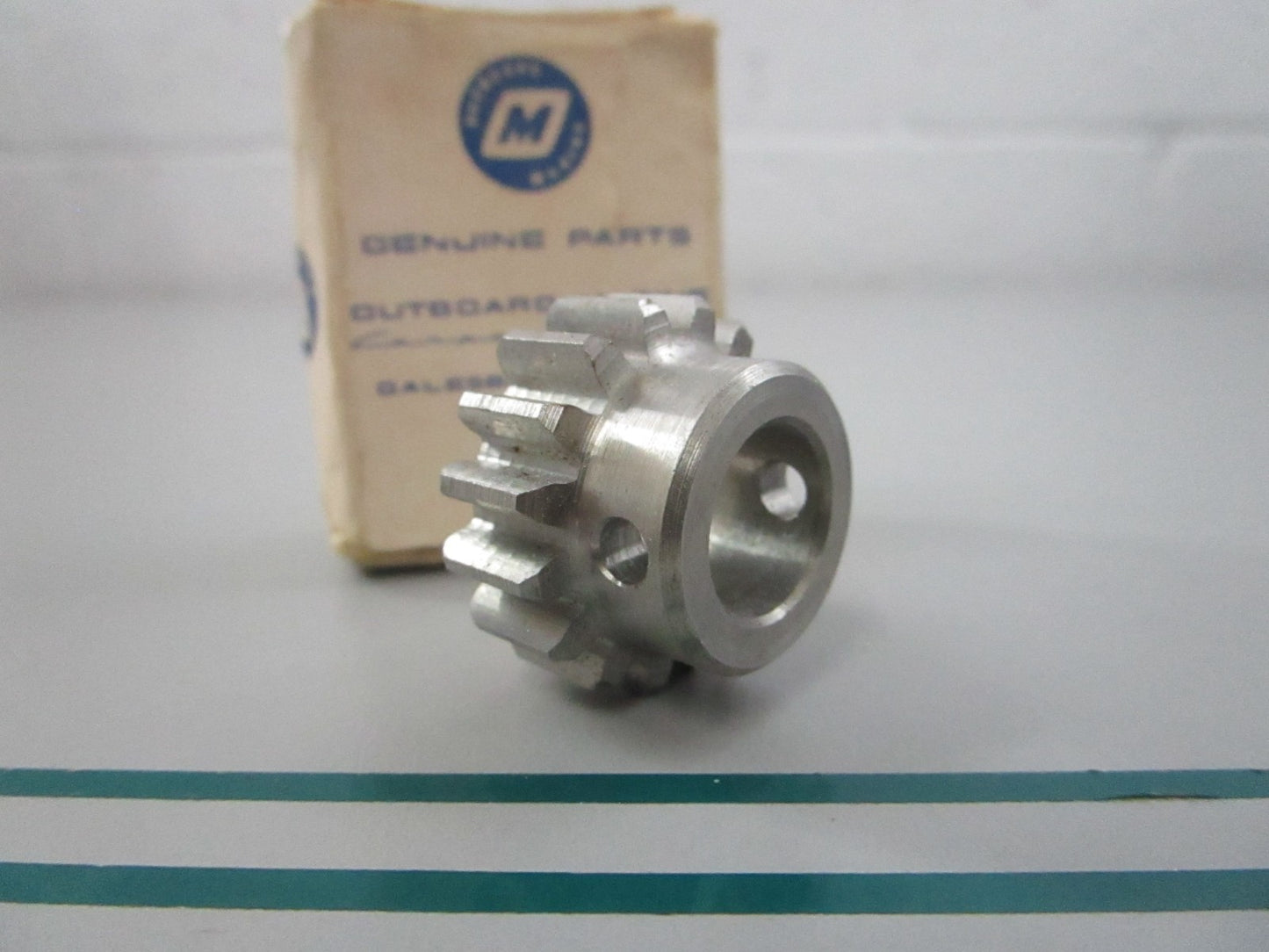 NEW OEM 308441 0308441 OMC Johnson Evinrude Worm Gear 0810