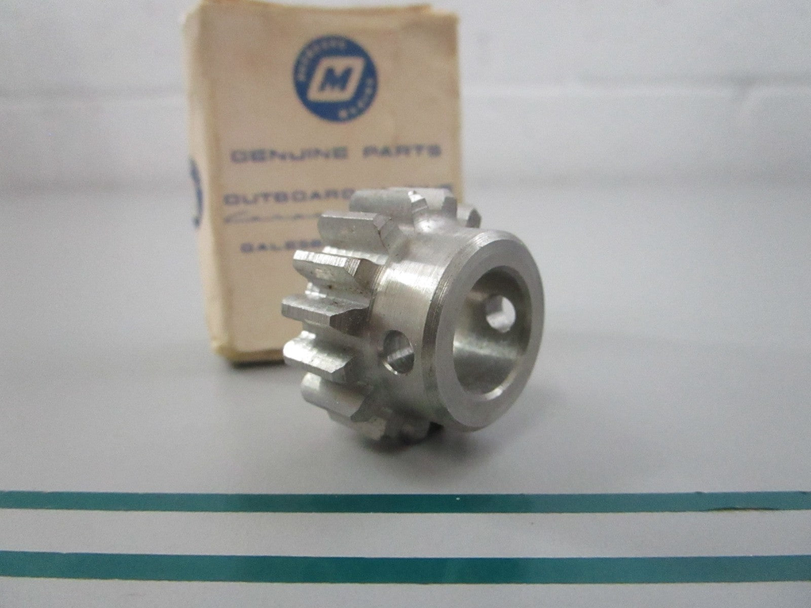 NEW OEM 308441 0308441 OMC Johnson Evinrude Worm Gear 0810