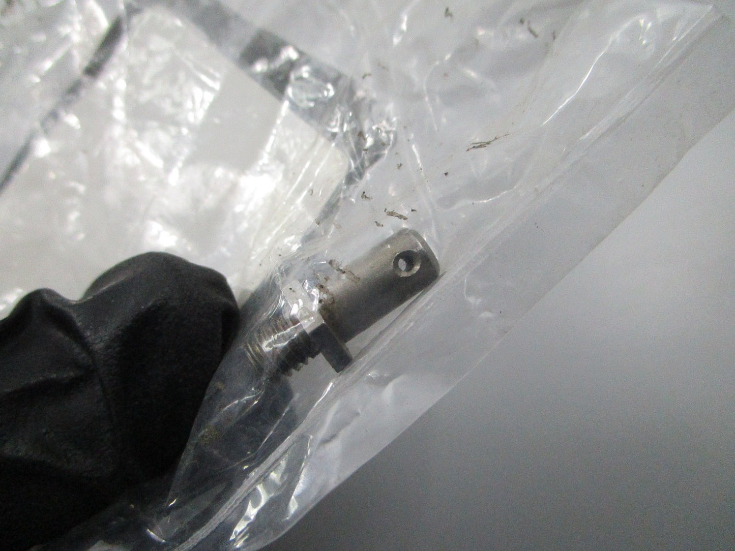 *NEW OEM* 0810 OMC Johnson Evinrude Connector Pin 5032289