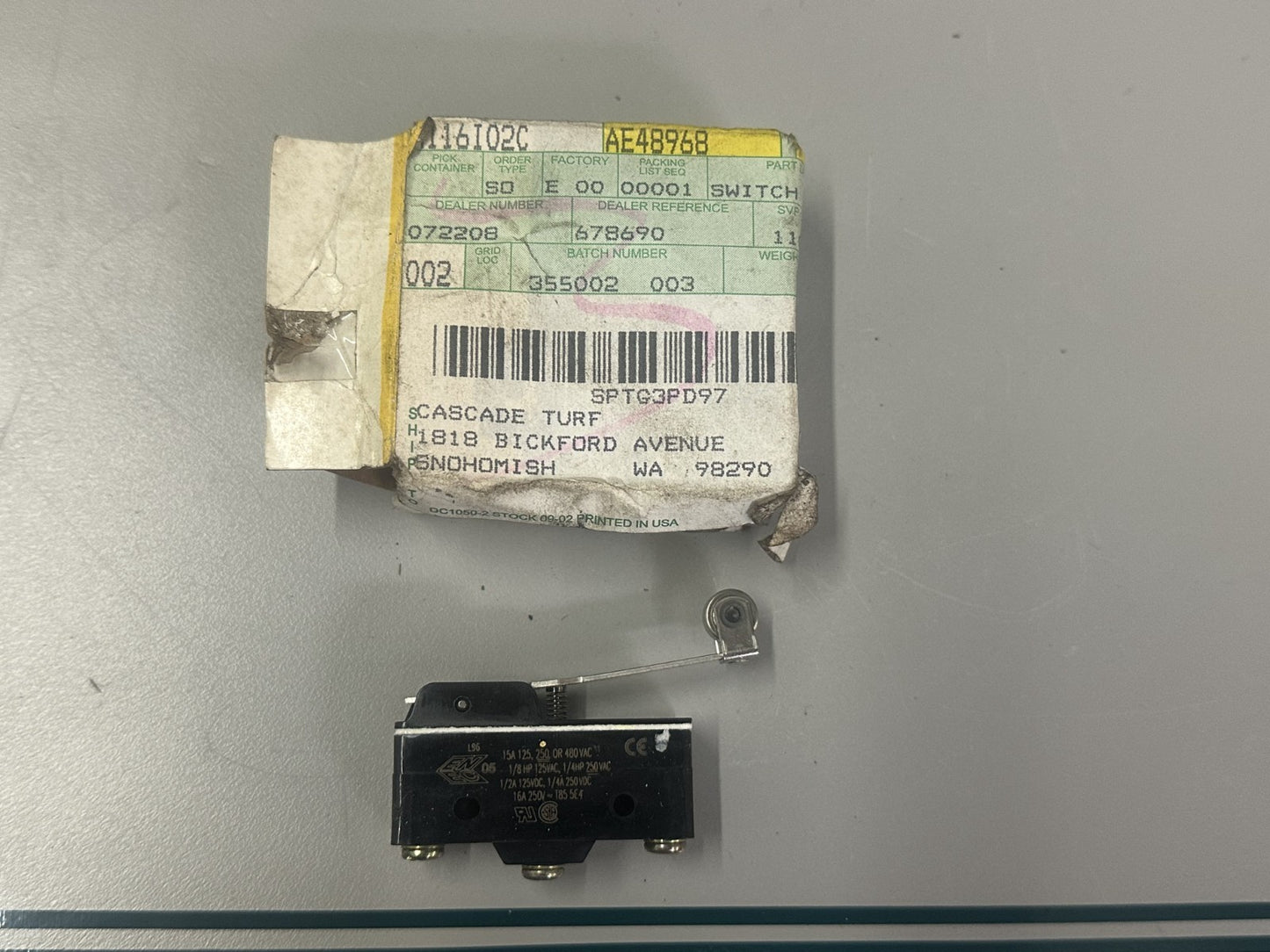 OEM JOHN DEERE TCA51291 Latch 0700