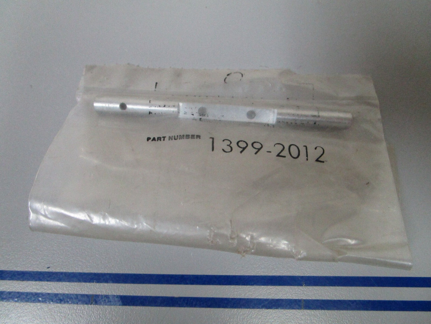 *NEW OEM* 0810 Mercury Quicksilver Throttle Shaft 1399-2012