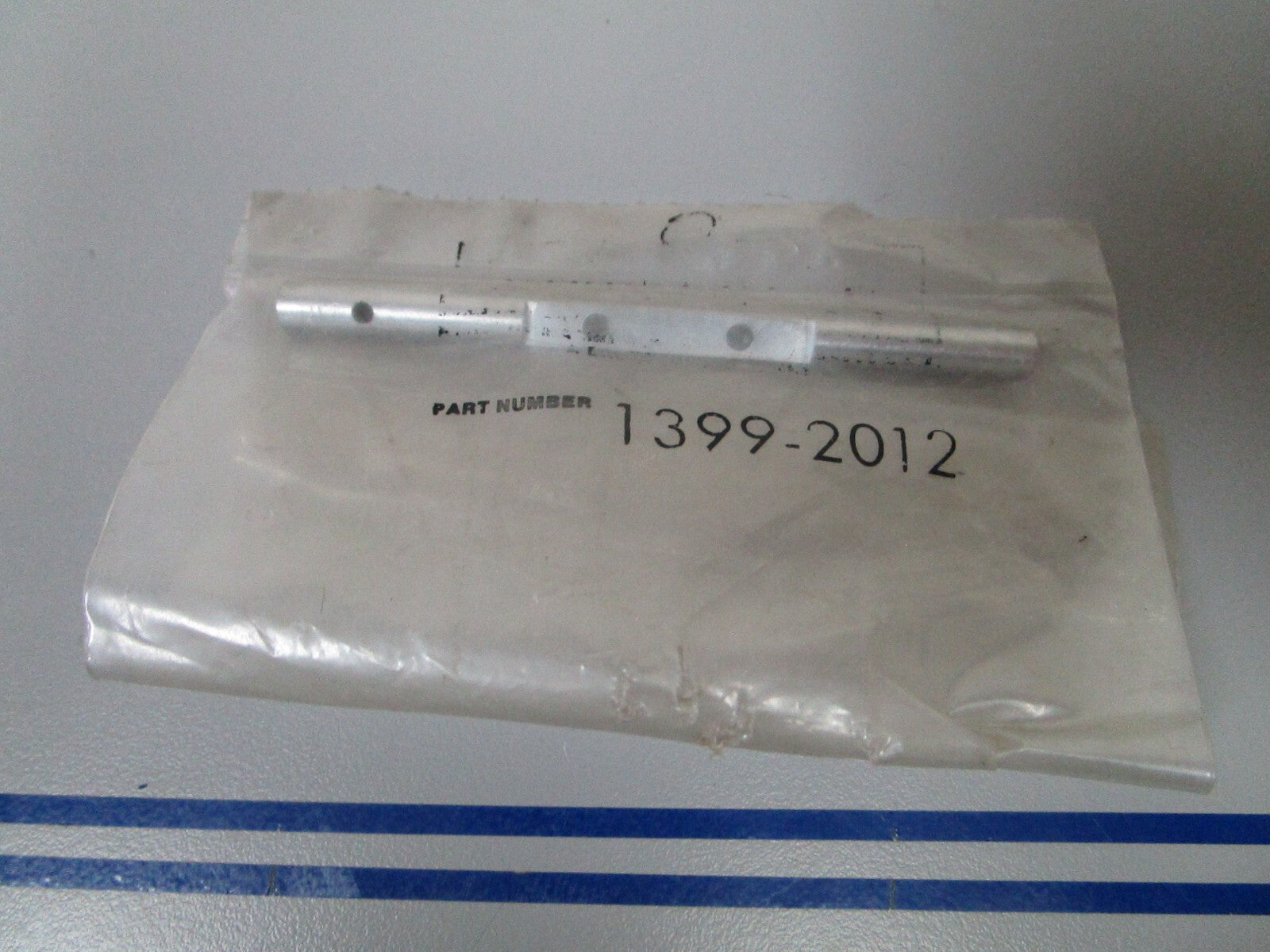 *NEW OEM* 0810 Mercury Quicksilver Throttle Shaft 1399-2012