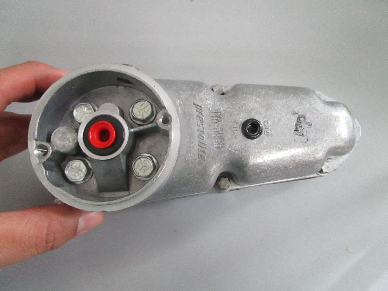 NEW OEM 173264 0173264 OMC Johnson Evinrude Valve Body & Gearcase Assy 0820
