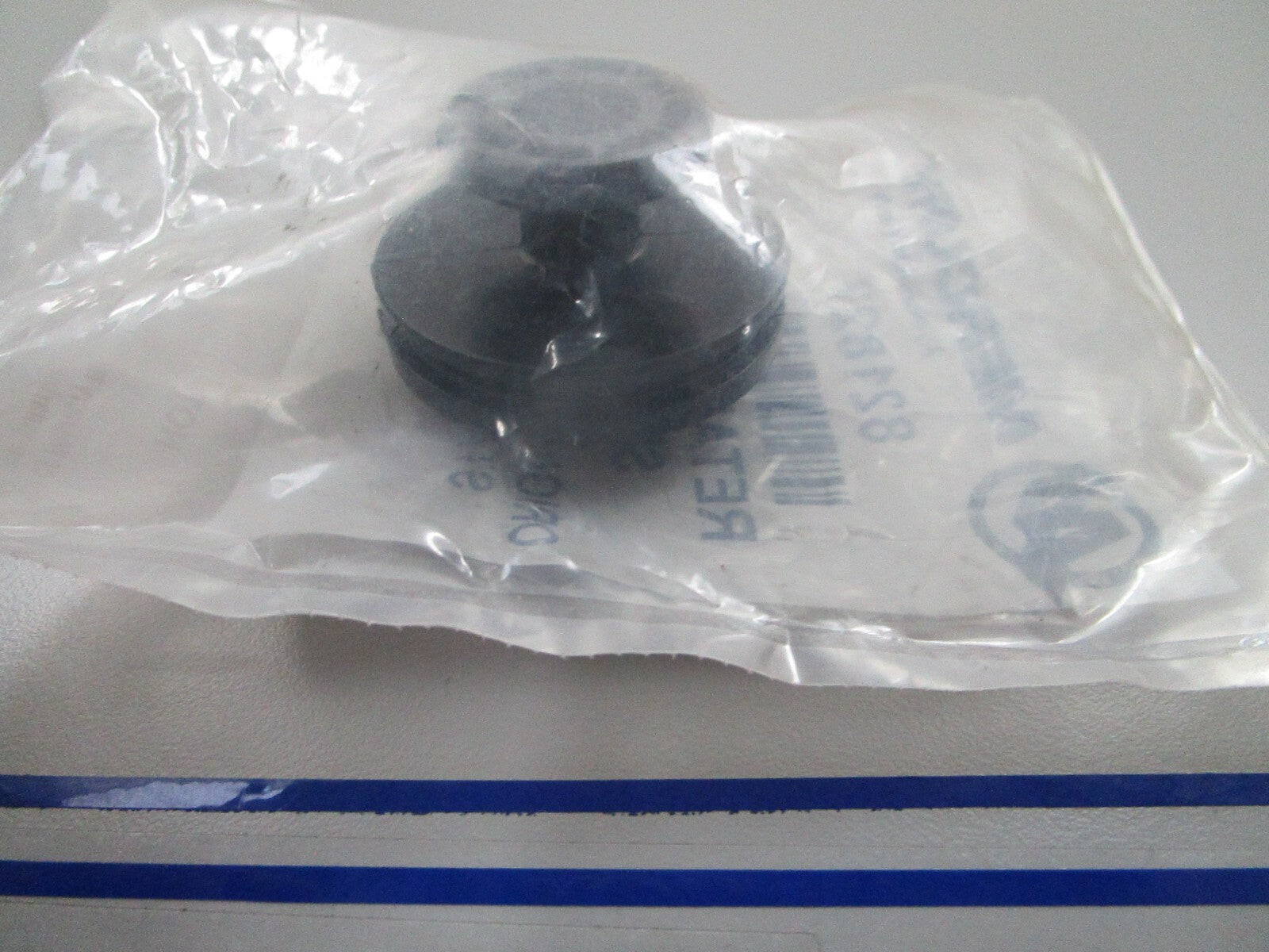 *NEW OEM* 0810 Mercury Quicksilver Shift Retainer 821827