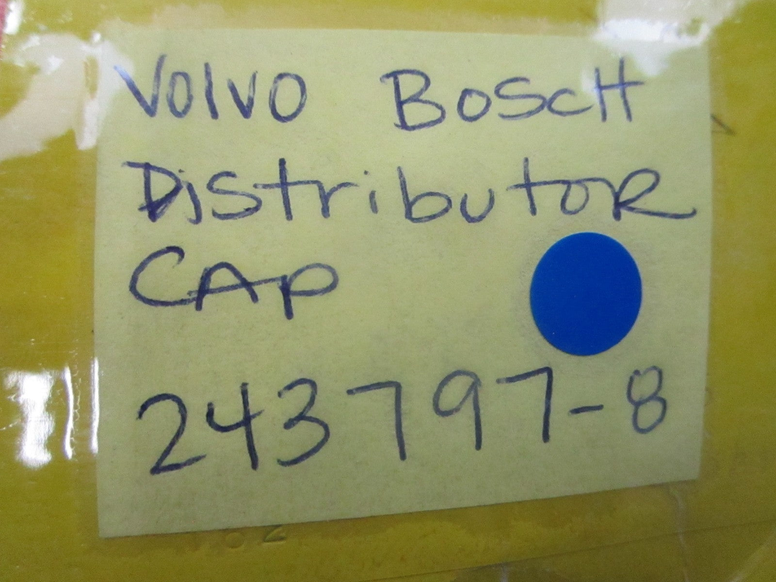 *NEW OEM* 0810 Volvo Bosch Distributor Cap 243797-8