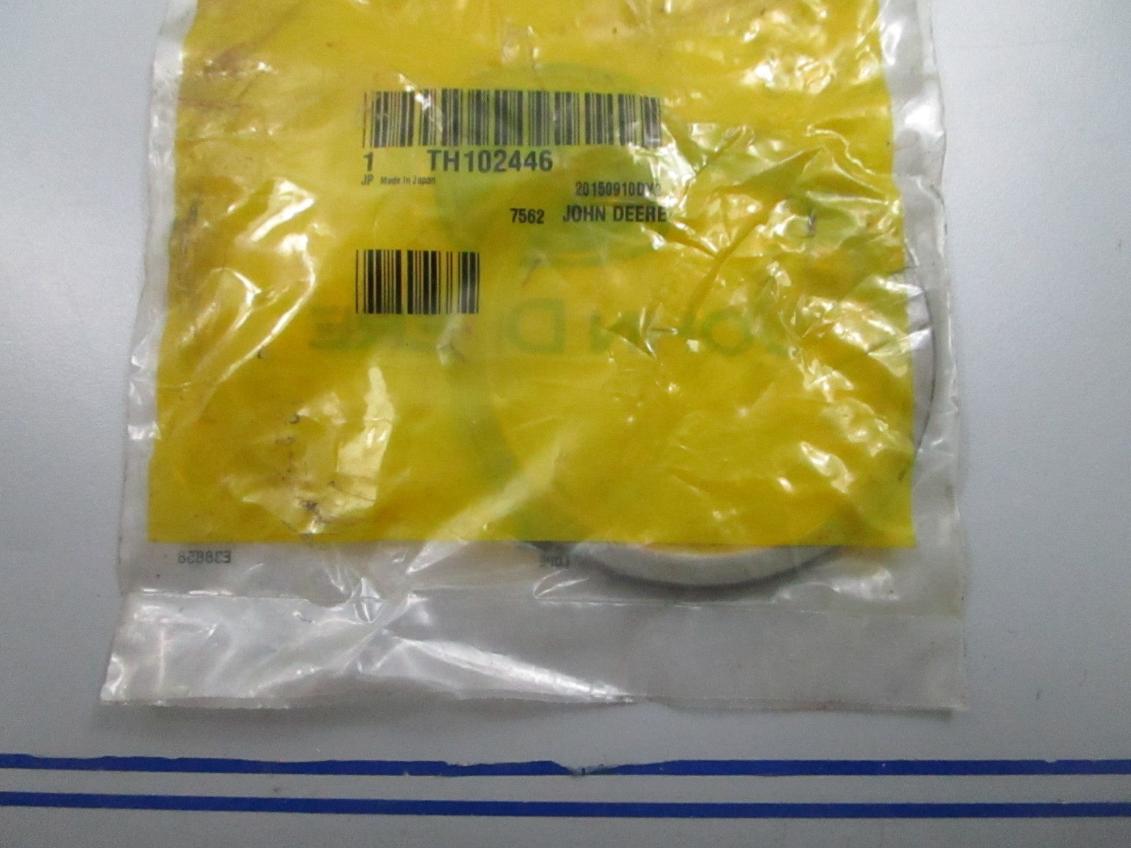 *NEW OEM* 0810 John Deere Seal TH102446